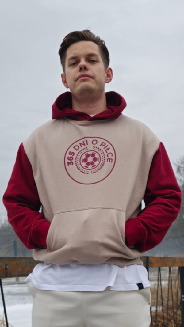 bluza bezowo-bordowa logo 1 bluza oversize beżowa z kapturem