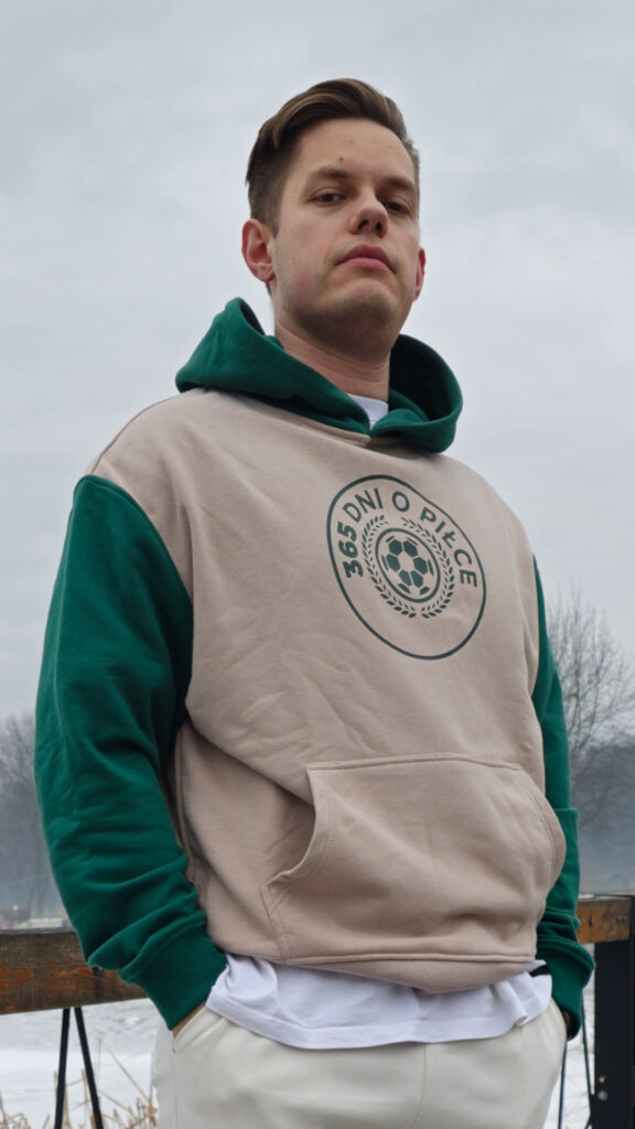 bluza zielono-beżowa z logo